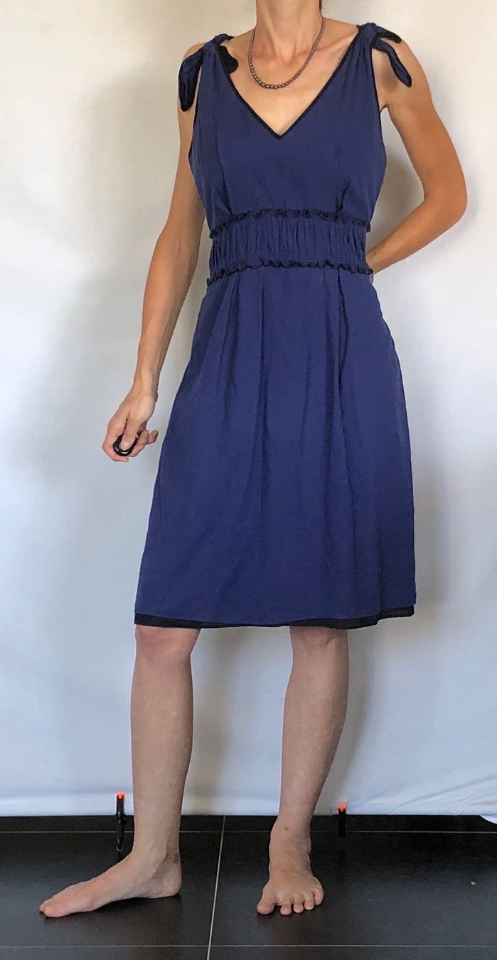 Kleider: Robe sans manches bleu marine cintrée Bruuns Bazaar – Neu (gemäss Beschreibung) aus Coppet von Vanessamode 3