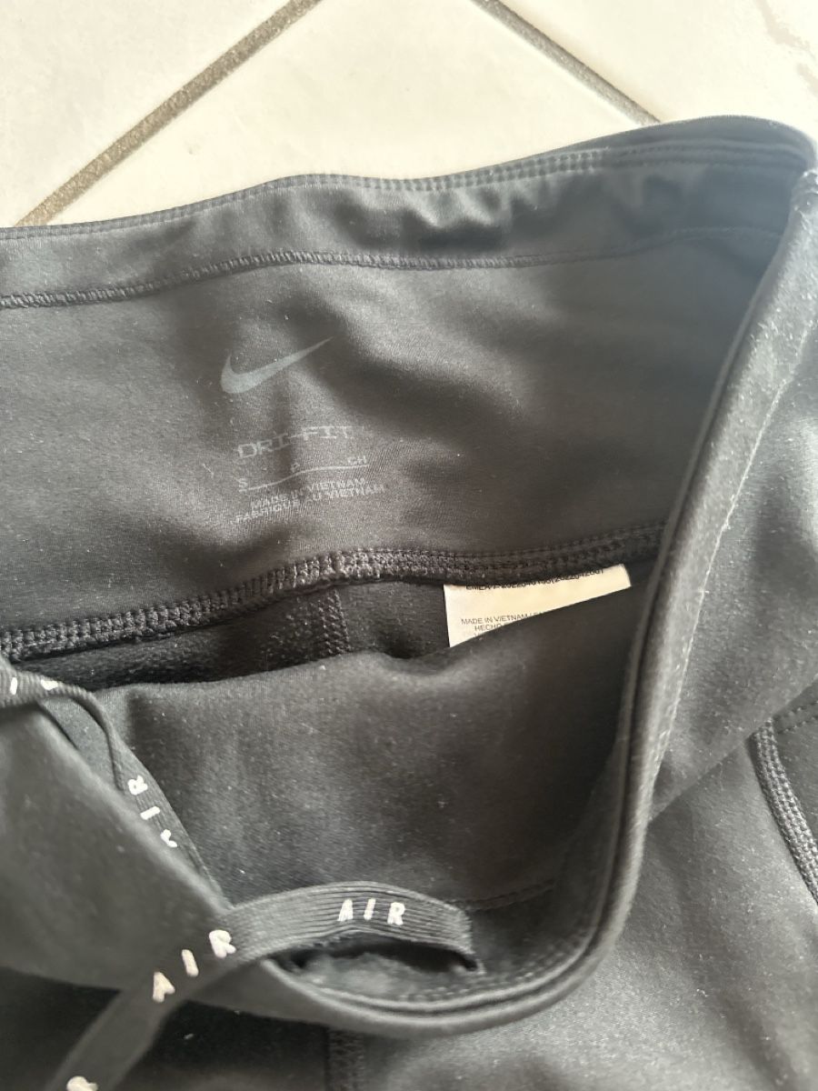 Nike Leggings: Nike Leggins schwarz-grau Gr. S – Usato da Wileroltigen venduto da torro11 2