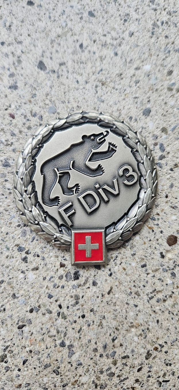 Schweizer Armee Placchette & Badge: *** Beretemblem Silber Schweizer Armee *** – Nuovo e nell'imballaggio originale da Riedholz venduto da fr_sIruP