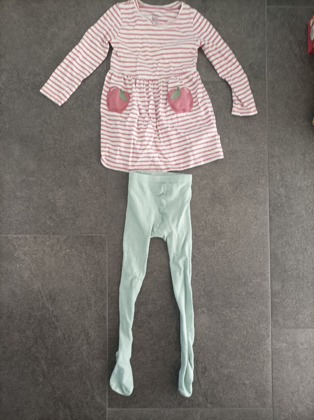 Vestiti & Gonne: Kleider-Set Carters Mädchen 98/104 – Usato da Aeschi (SO) venduto da clementinli