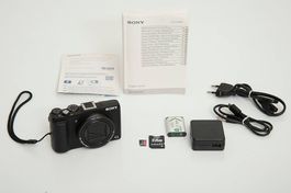 Sony DSC-HX60 - Exmor-R 20.4 Megapixels