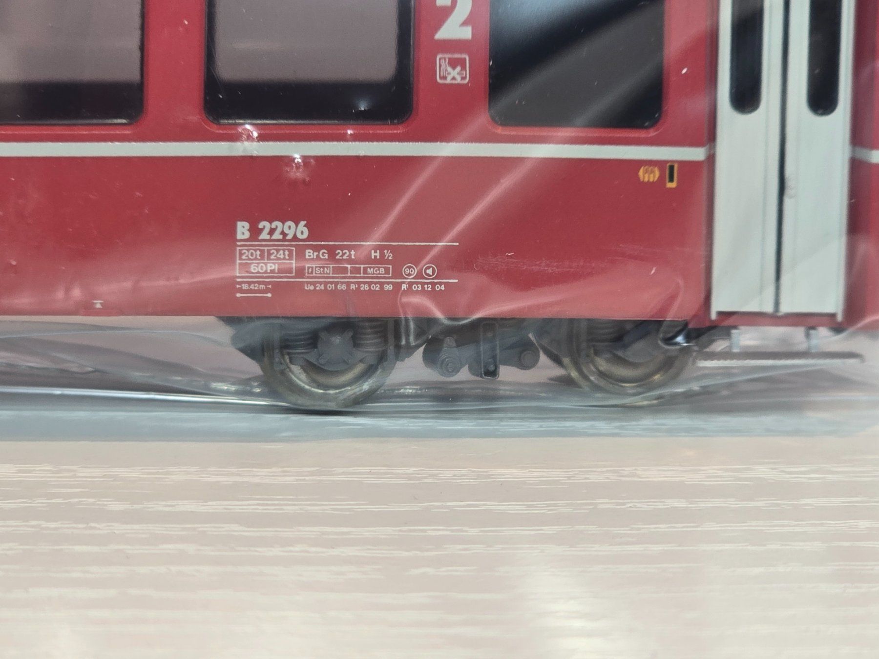 Bemo Modellini di ferrovie: Bemo 3250156, RhB, B 2296, Einheitswagen I, refit, Vitrine – Nuovo (secondo la descrizione) da Kloten venduto da Nicola2 2