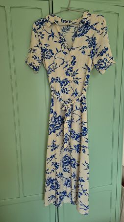 Florales Kleid blau weiss Grösse M neuwertig