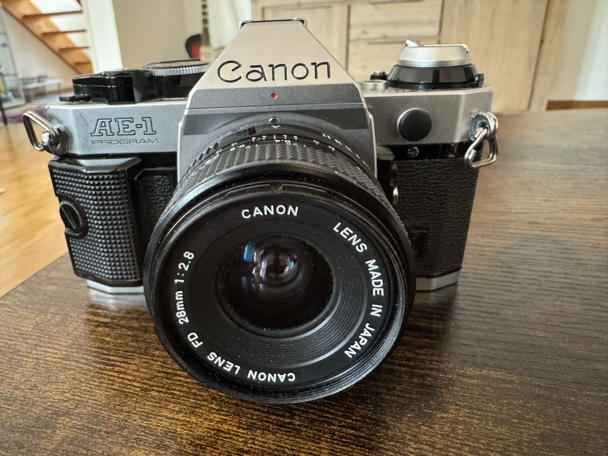 Canon Fotocamera: Canon ae-1 program kamera – Usato da Zunzgen venduto da milesdavis76