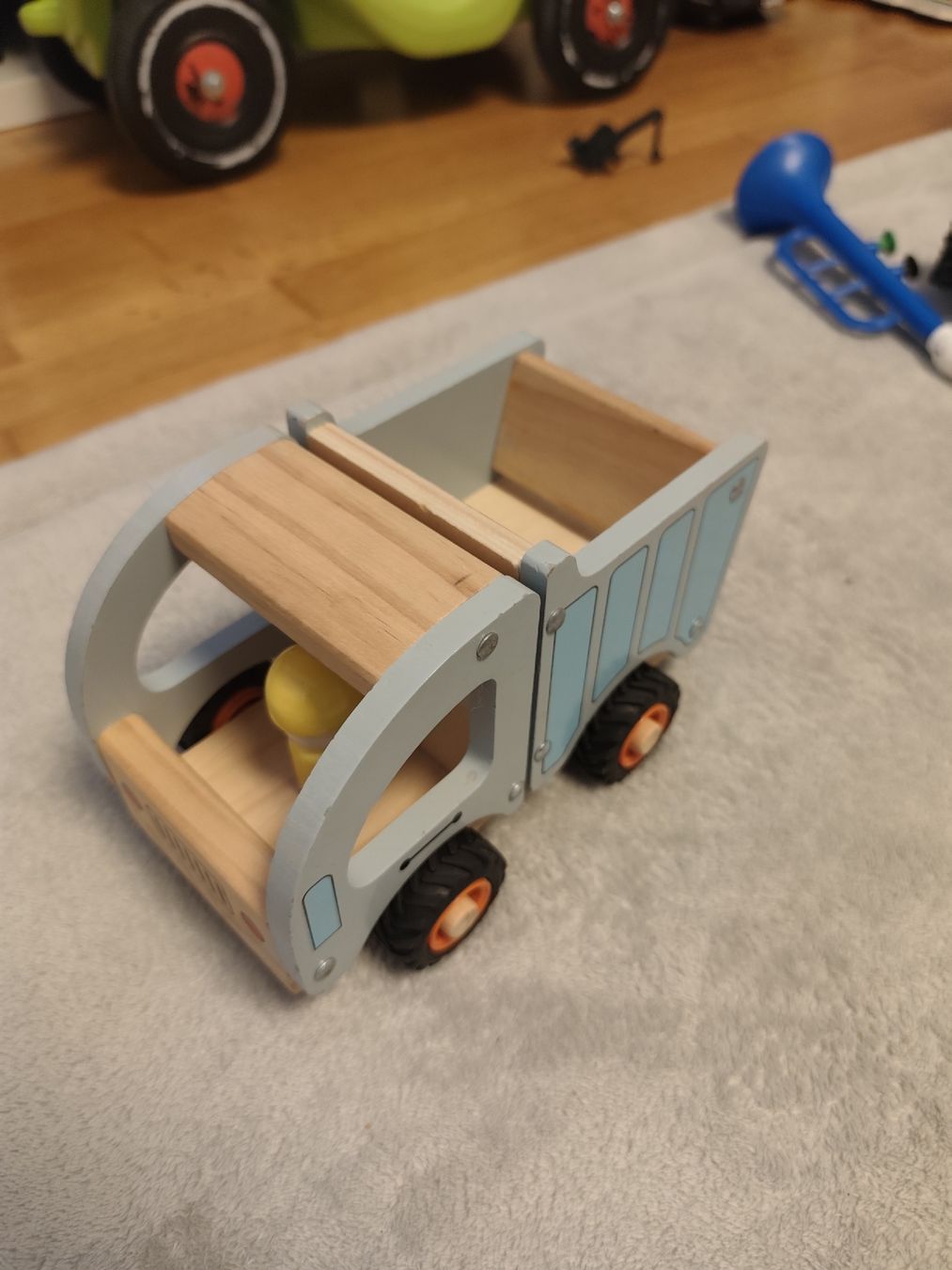 Spielzeuge: Holzautos – Gebraucht aus Niederbüren von ste_vrl8 1