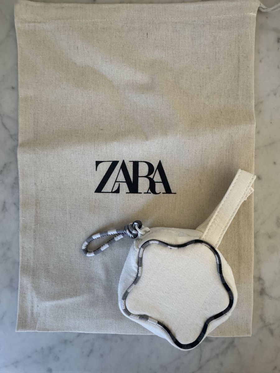 Zara Borse & Zaini: Zara Star Dummy Holder - New Without Tags. – Nuovo (secondo la descrizione) da Zürich venduto da ber_78xz 1