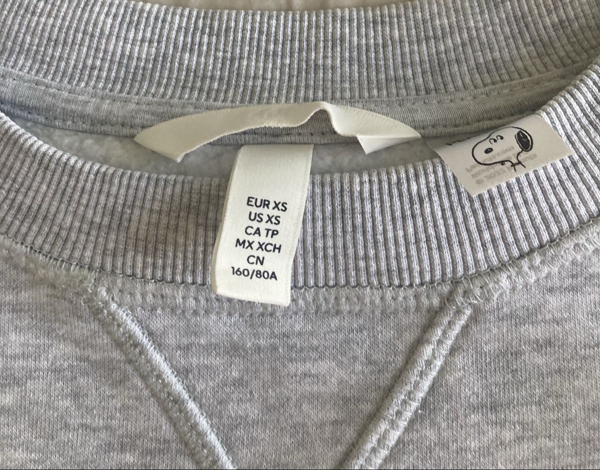 H&M Lotti di vestiti: 3 Pullover Peanuts H&M Grösse XS S 170 gebraucht – Usato da Baar venduto da Flobee 2