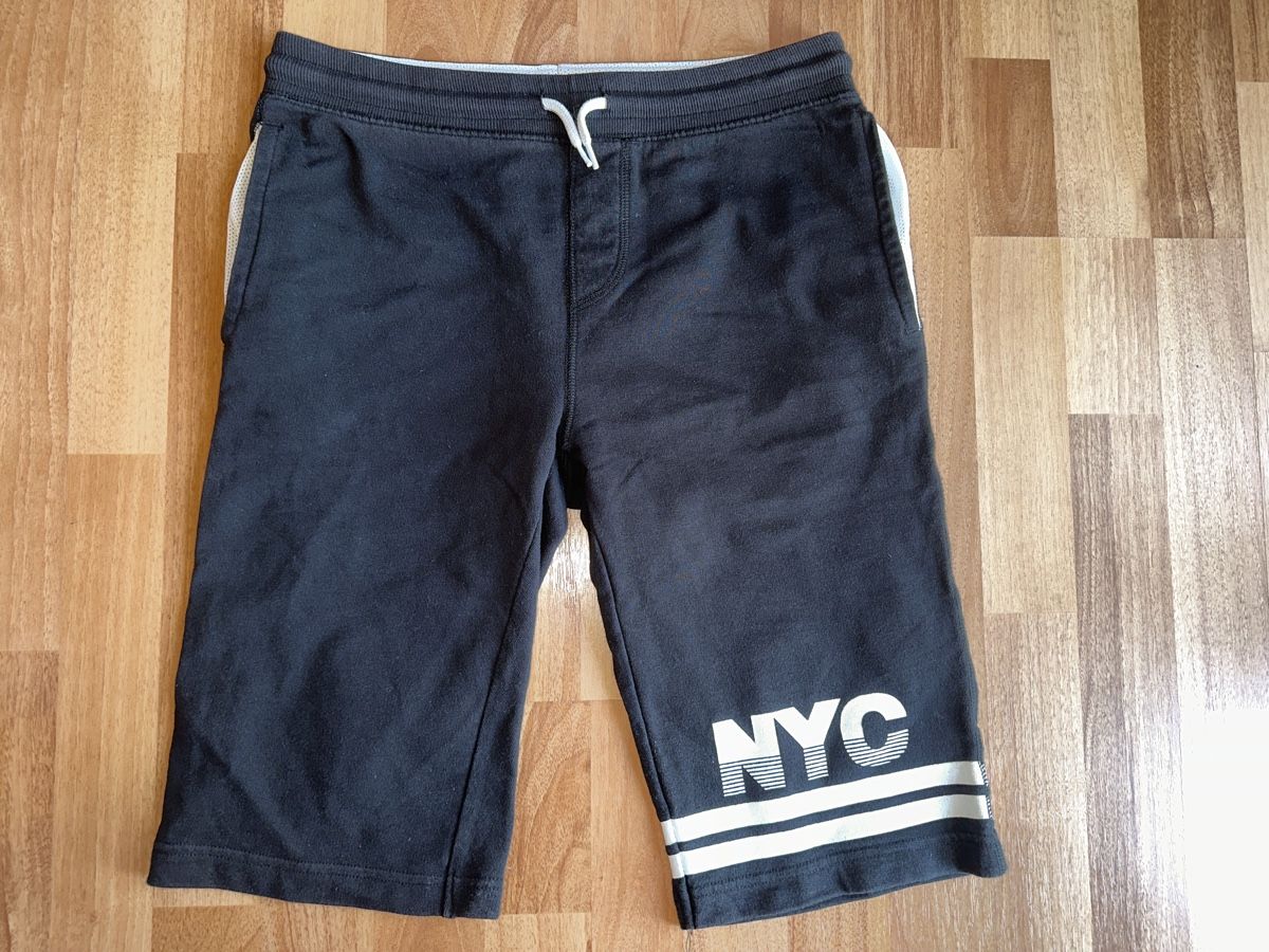 Pantaloni: Kurze Hose NYC einfache Bundweite 38cm – Usato da St. Gallen venduto da mai_gd7k