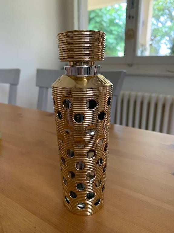 Autres vaisselles & verres: Bouteille étui Guerlain  – D'occasion à Etoy par san_78xt