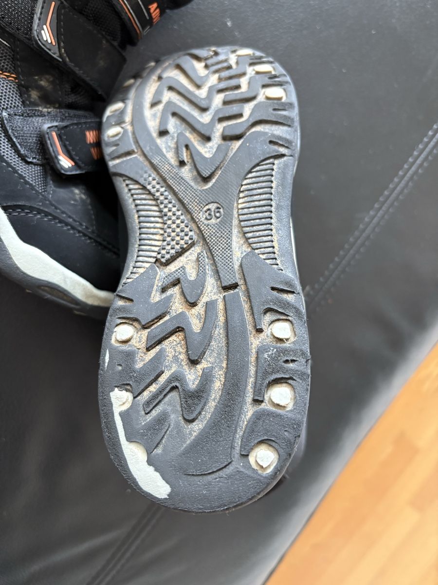 Scarpe per ragazzi: Winterstiefel, Gr. 36, Schwarz, Kinder – Usato da Beromünster venduto da msklef 5