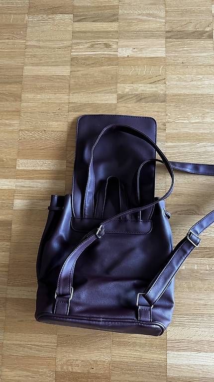 Rucksäcke: Kunstleder-Rucksack dunkel-lila – Gebraucht aus Basel von R__Mueller 2