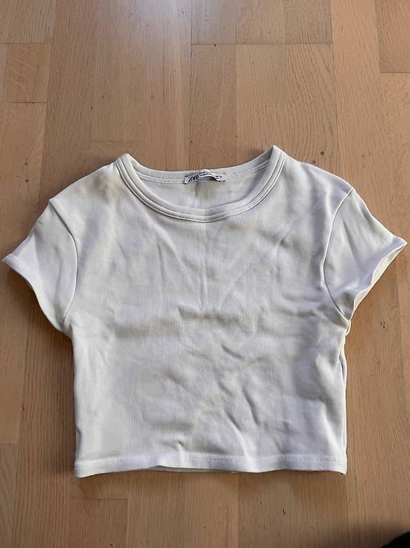 Zara T-shirt: Weisses Zara Oberteil – Nuovo (secondo la descrizione) da Arlesheim venduto da dan_vv9f