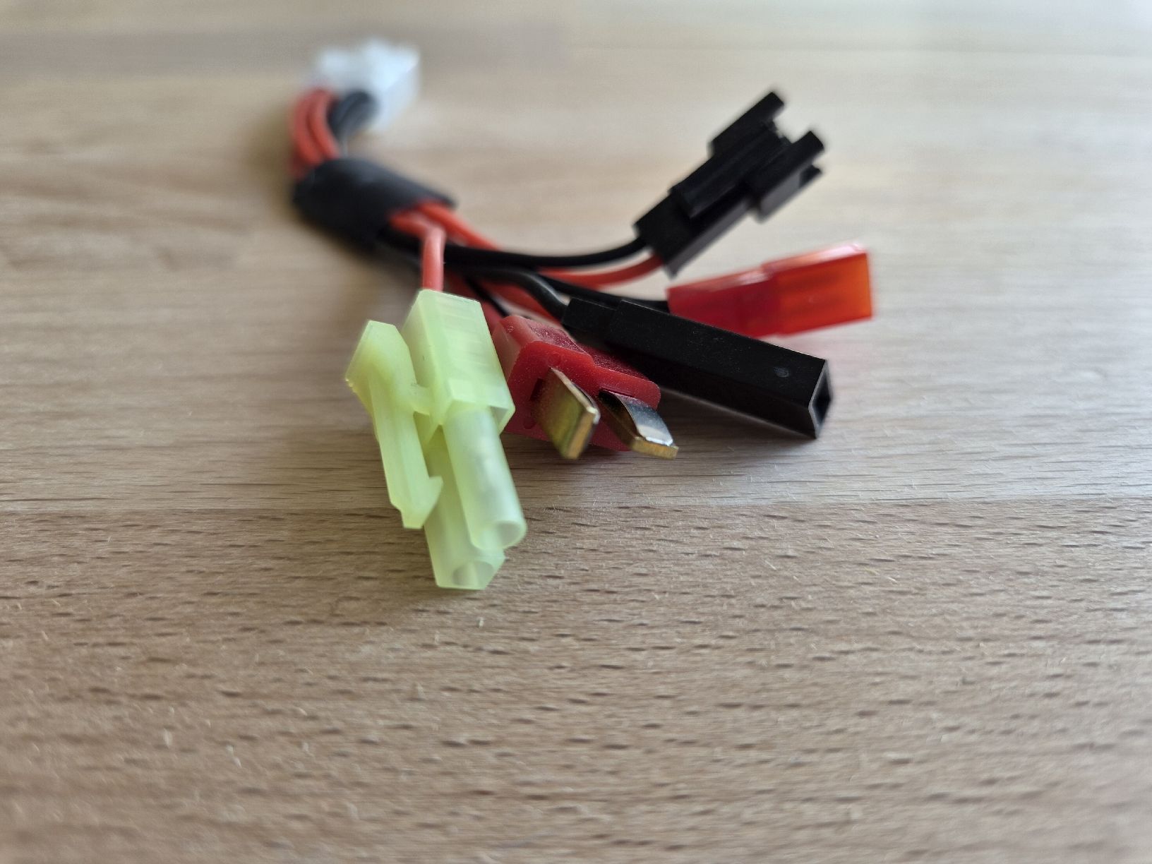 Unità & Adattatore: RC-Ladekabel-Adapter – Usato da Frauenfeld venduto da Bubich19 2