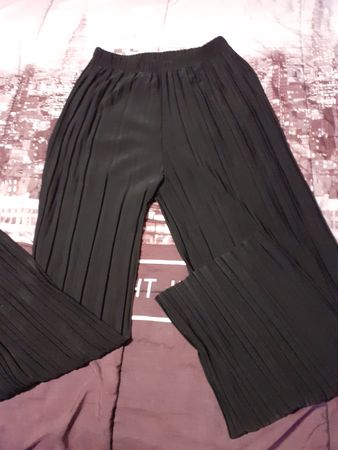 Hosen Faltenoptik Schwarz Grösse  46