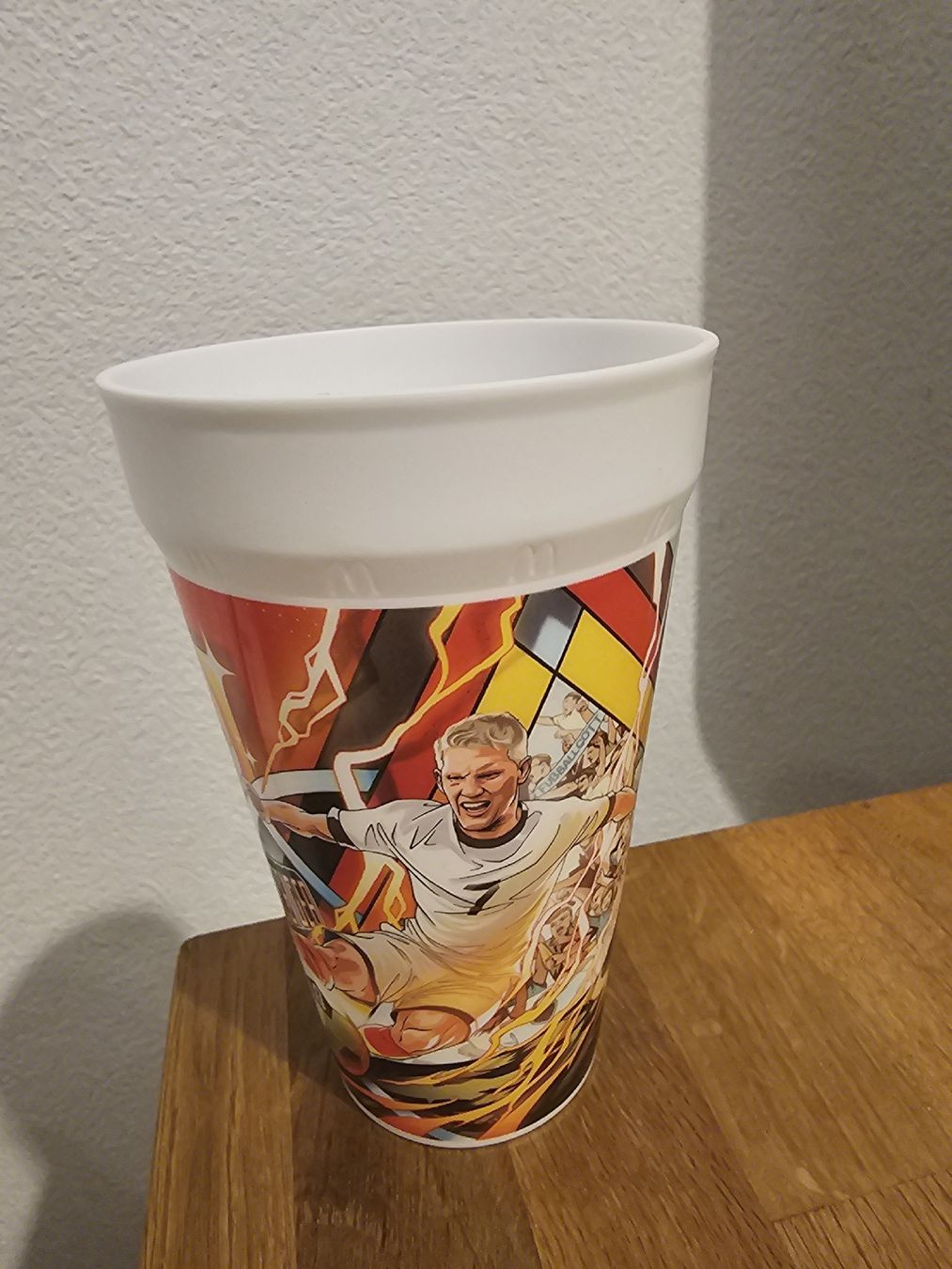 Contenitori & Simili: EXKLUSIV - Schweinsteiger WM Becher McDonalds – Nuovo e nell'imballaggio originale da Au SG venduto da lar_bx9h 2