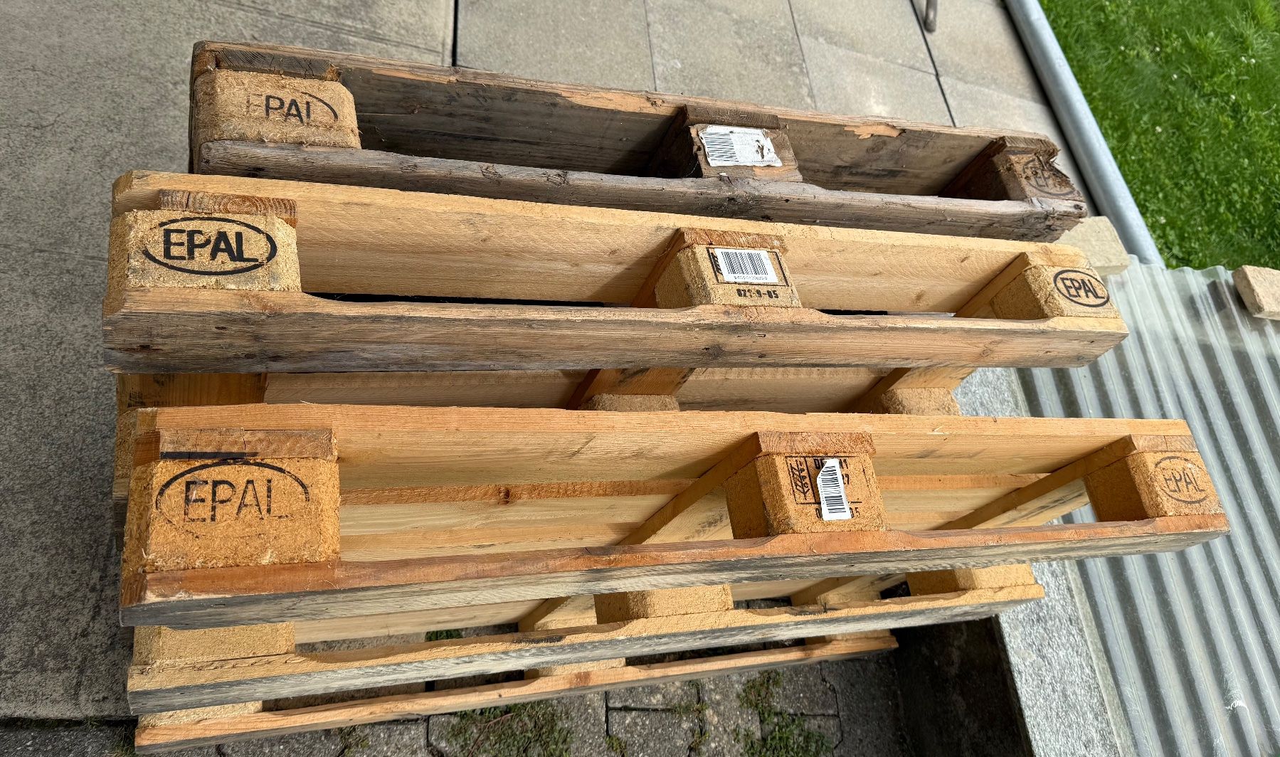 Paletten: Holzpaletten – Gebraucht aus Worb von DomeC0 1