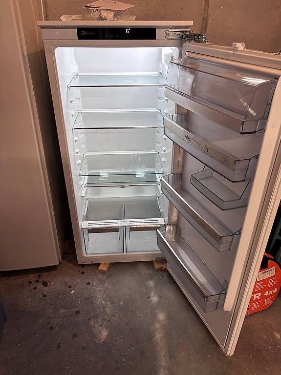 Electrolux Réfrigérateurs: Elektrolux Einbaukühlschrank – D'occasion à Niedermuhlern par Mel_c 1