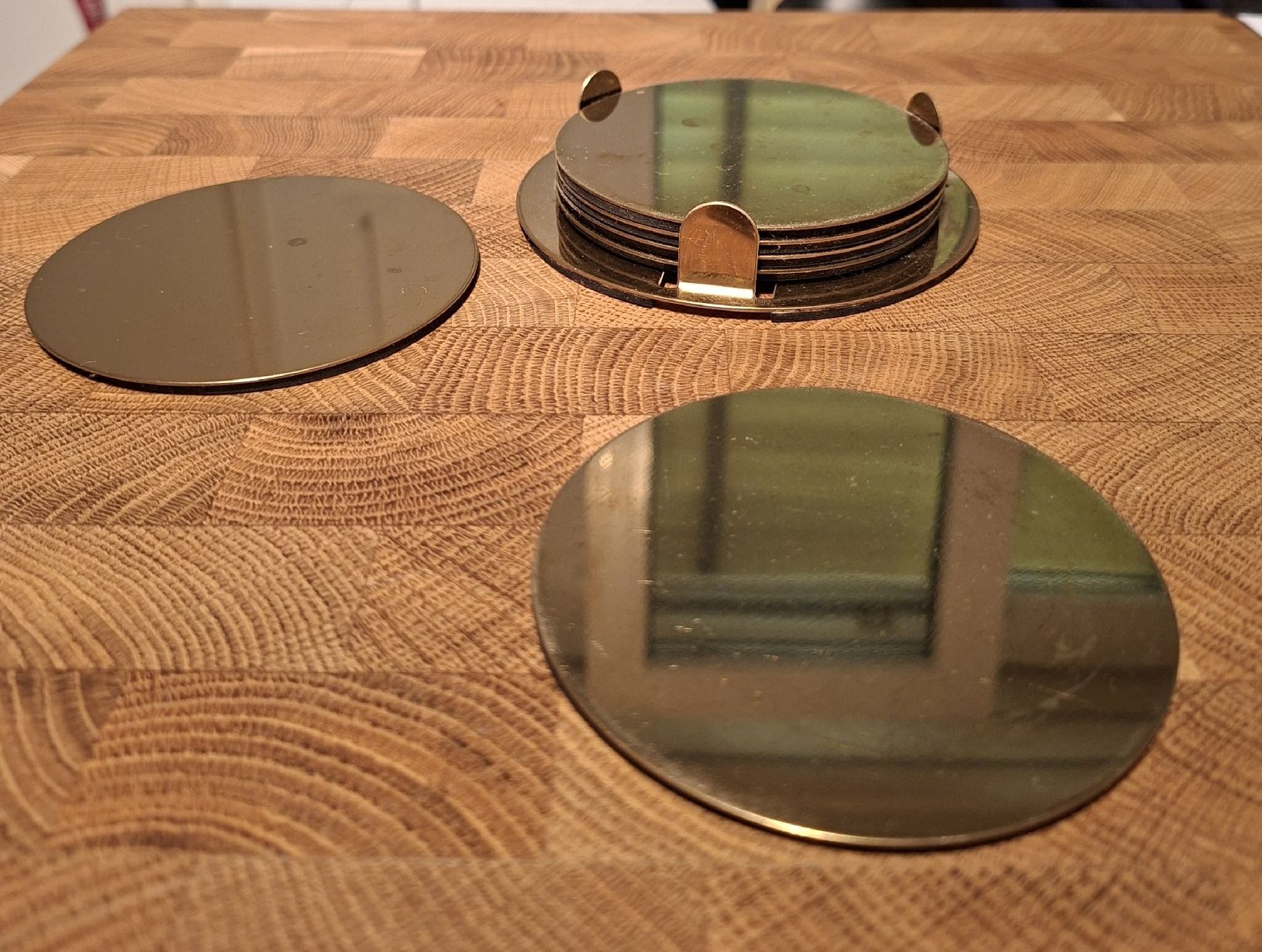 Ikea Sottobicchieri: Goldener Untersetzer x6, mit Halter – Usato da Zürich venduto da lui_q6mt