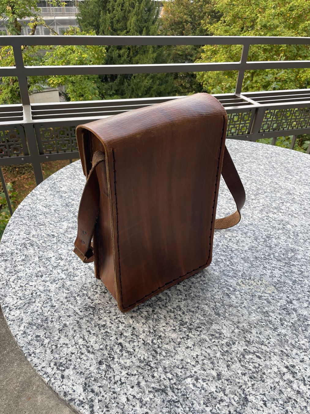 Taschen: Handgefertigte Leder-Umhängetasche – Gebraucht aus Zürich von mingotfl 2