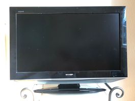 Fernseher SHARP AQUOS LC-20V5 32 Zoll sehr guter Zustand