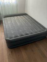 Aufblasbare Gästematratze Bestways mit Pumpe