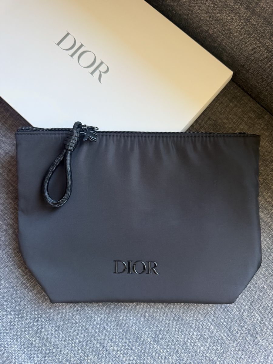 Dior Taschen: Dior Pouch – Neu und originalverpackt aus Luzern von sas_r89l