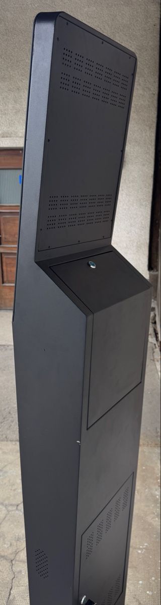 Veicoli elettrici: Digitale Kundenstopper Neu 4 Stk – Nuovo e nell'imballaggio originale da Härkingen venduto da 1S. 4