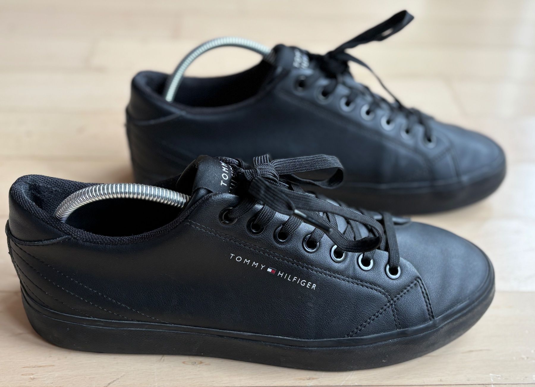 Tommy Hilfiger Scarpe da donna: Sneakers: Tommy Hilfiger (40) – Usato da Lausanne venduto da ValeMerky