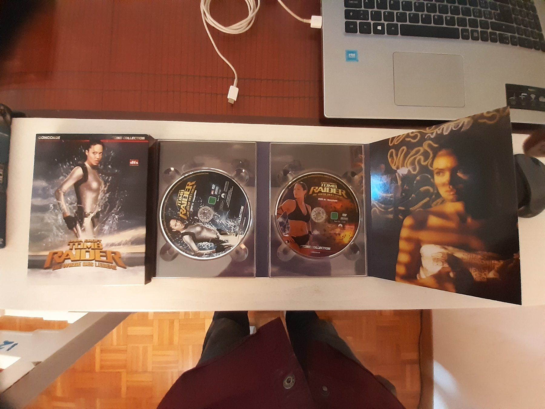 Tutti i DVDs: Lara Croft - Tomb Raider 1 + 2 – Usato da Domat-Ems venduto da nugipuff 3