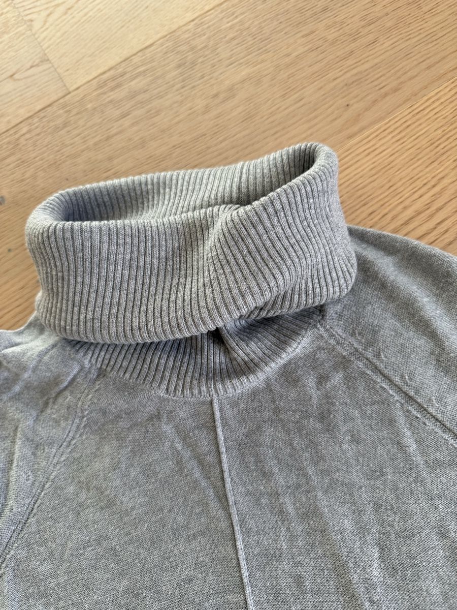 Pullover & Sweatshirts: Bianca Strickpullover, Rollkragen, Fransen, Grau, Top – Gebraucht aus Richterswil von KAYLEIGH_77 2