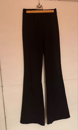 Stradivarius Hose schwarz Groesse XS Zustand gut