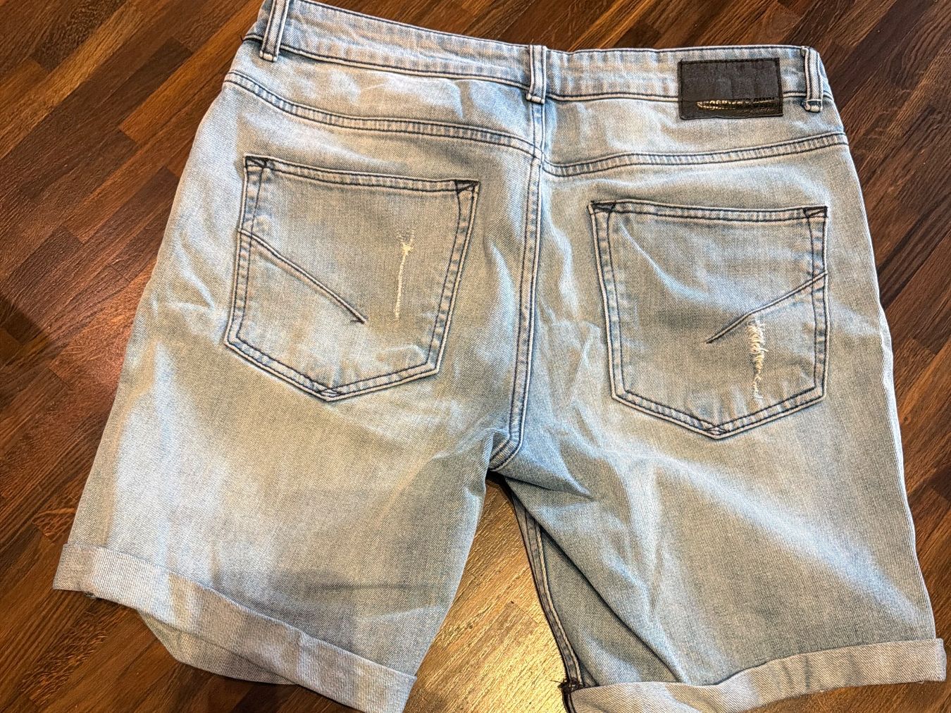 Jeans: Kurze Jeanshose – Usato da St. Gallen venduto da Melina020 2