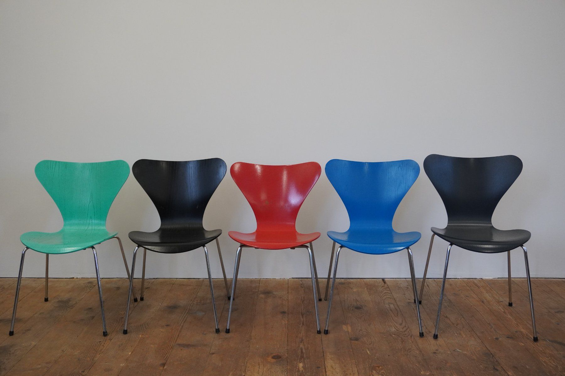 Fritz Hansen Stühle: Fritz Hansen Serie 7 rot 3107 Arne Jacobsen – Gebraucht aus Bad Zurzach von QLASSIQ 7
