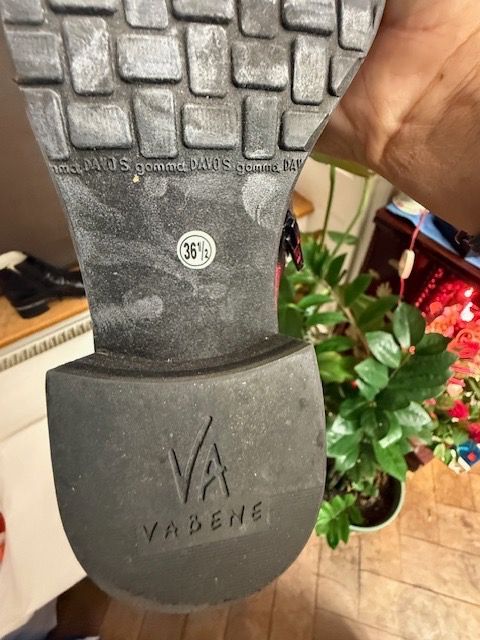 Scarpe da donna: Vabene Lederstiefeletten Gr. 36 1/2 schwarz – Usato da Winterthur venduto da projectcleanup 1