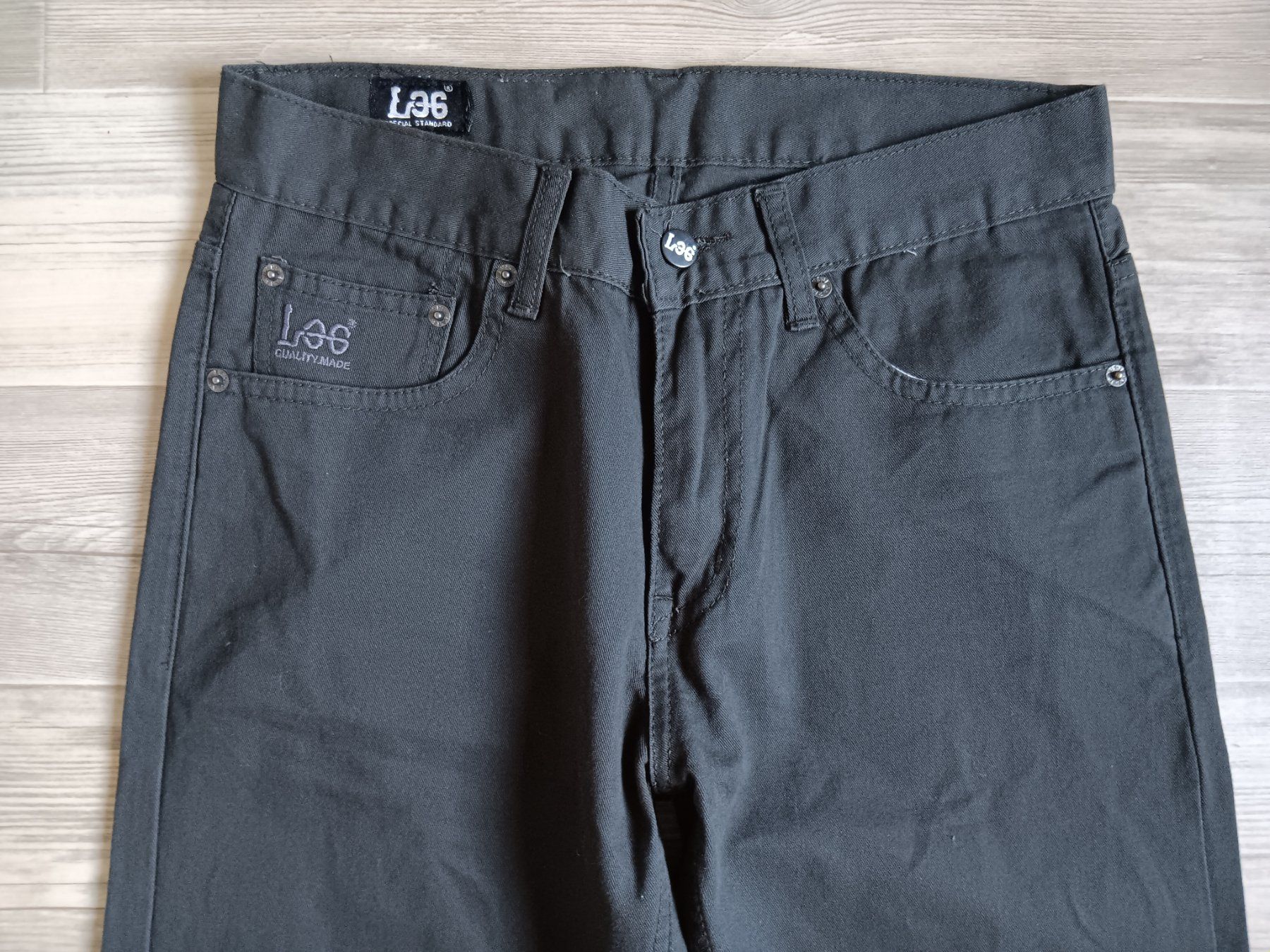Lee Jeans: LEE Jeans "special standard" taille / Grosse 30 – Usato da Cossonay-ville venduto da Super-Price-Quality 1