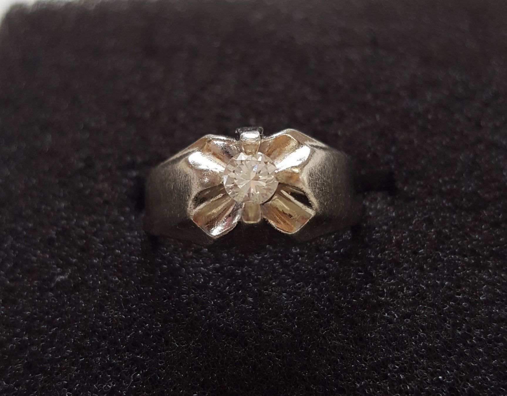 Anelli: 750 Weiss Gold Solitär Ring Mit Brillant – Usato da Wald ZH venduto da Dasilver 1