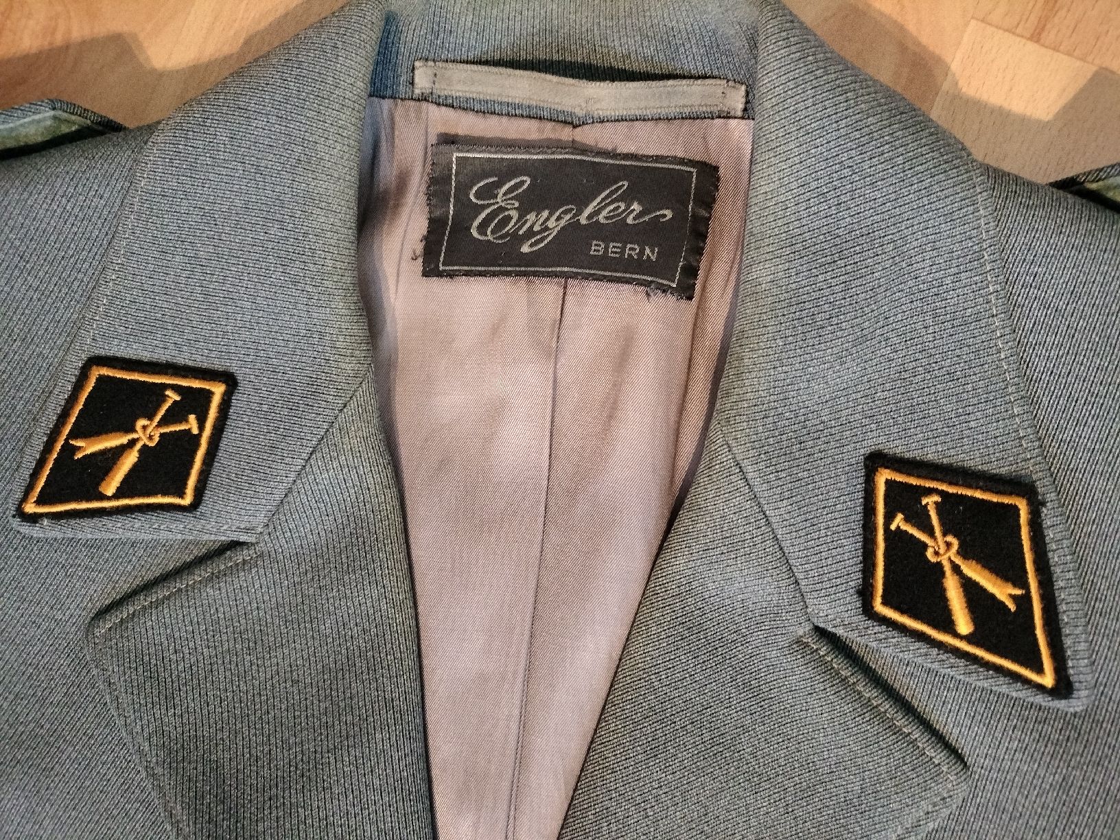 Schweizer Armee Uniformi: Schweizer Armee Militär Uniform – Usato da Schwanden Sigrisw venduto da Wibe81 1