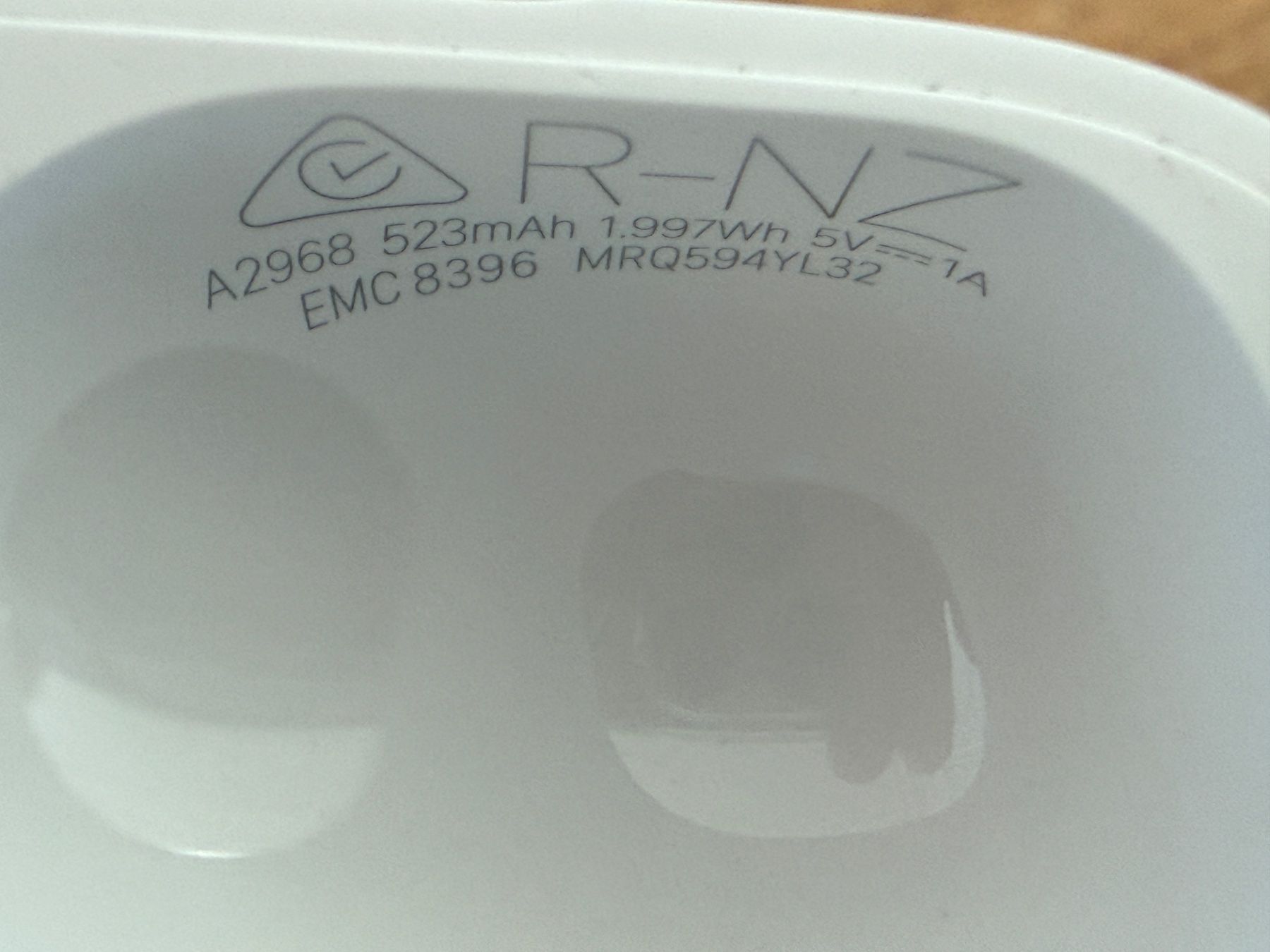 Apple Kopfhörer: APPLE AirPods Pro 2 Charging Case – Gebraucht aus Lausanne von Nine1982 3