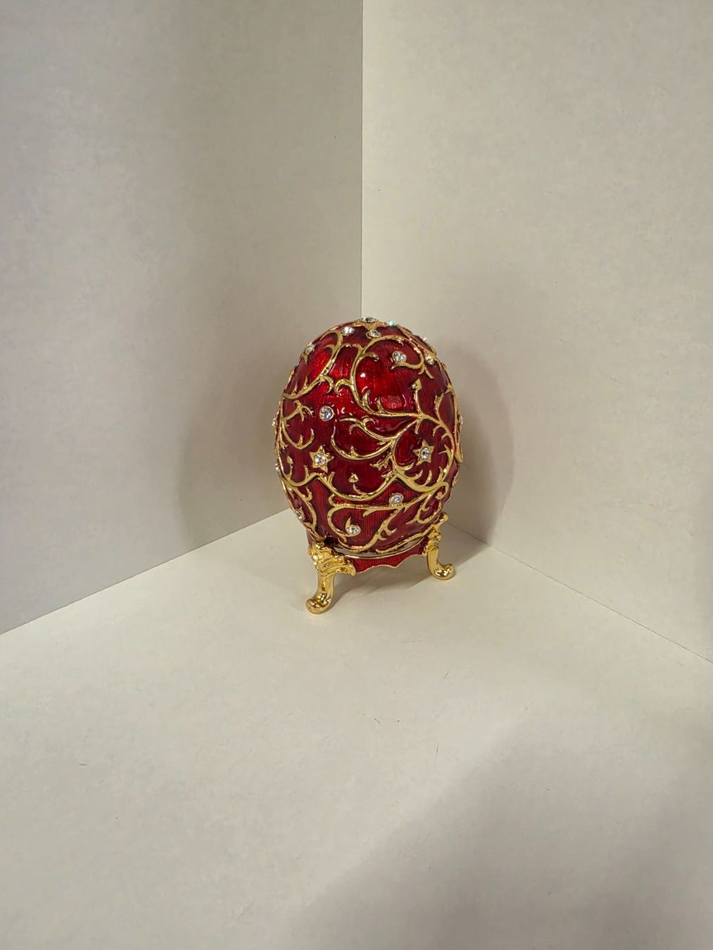 Alle Dekorationen: Schmuckdose in Eiform rot goldfarben mit Strasssteinen – Gebraucht aus Ebikon von AldoW01 2