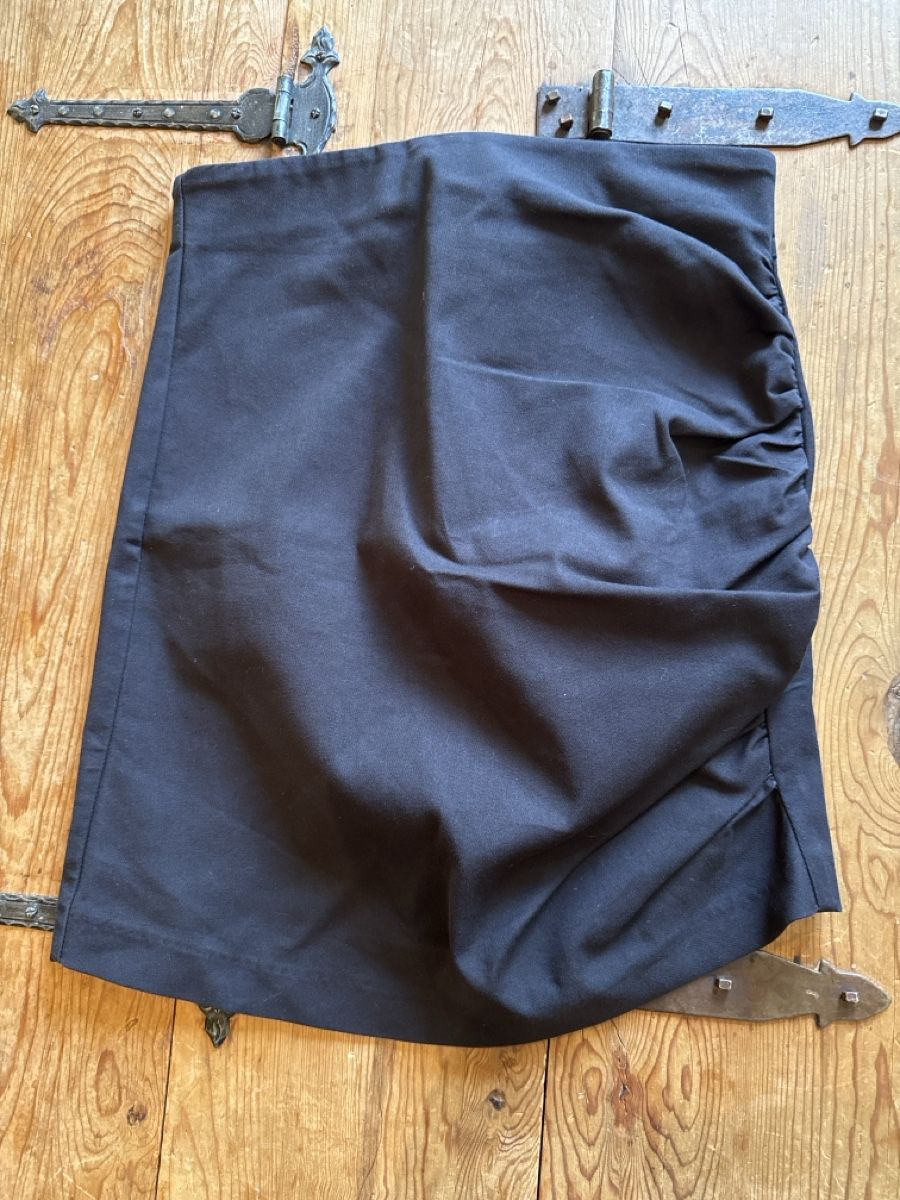 Zara Röcke: Zara Minirock Gr. S Schwarz seitlich gerafft – Gebraucht aus Mauren von ducducturi