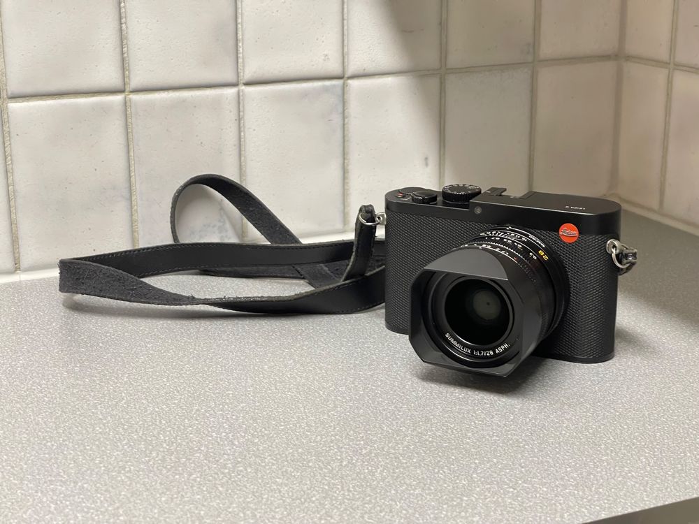 Leica Q + Accessories Kaufen auf Ricardo