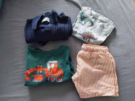 4 TEILIGES JUNGEN KLEIDERPAKET GR. 86/92