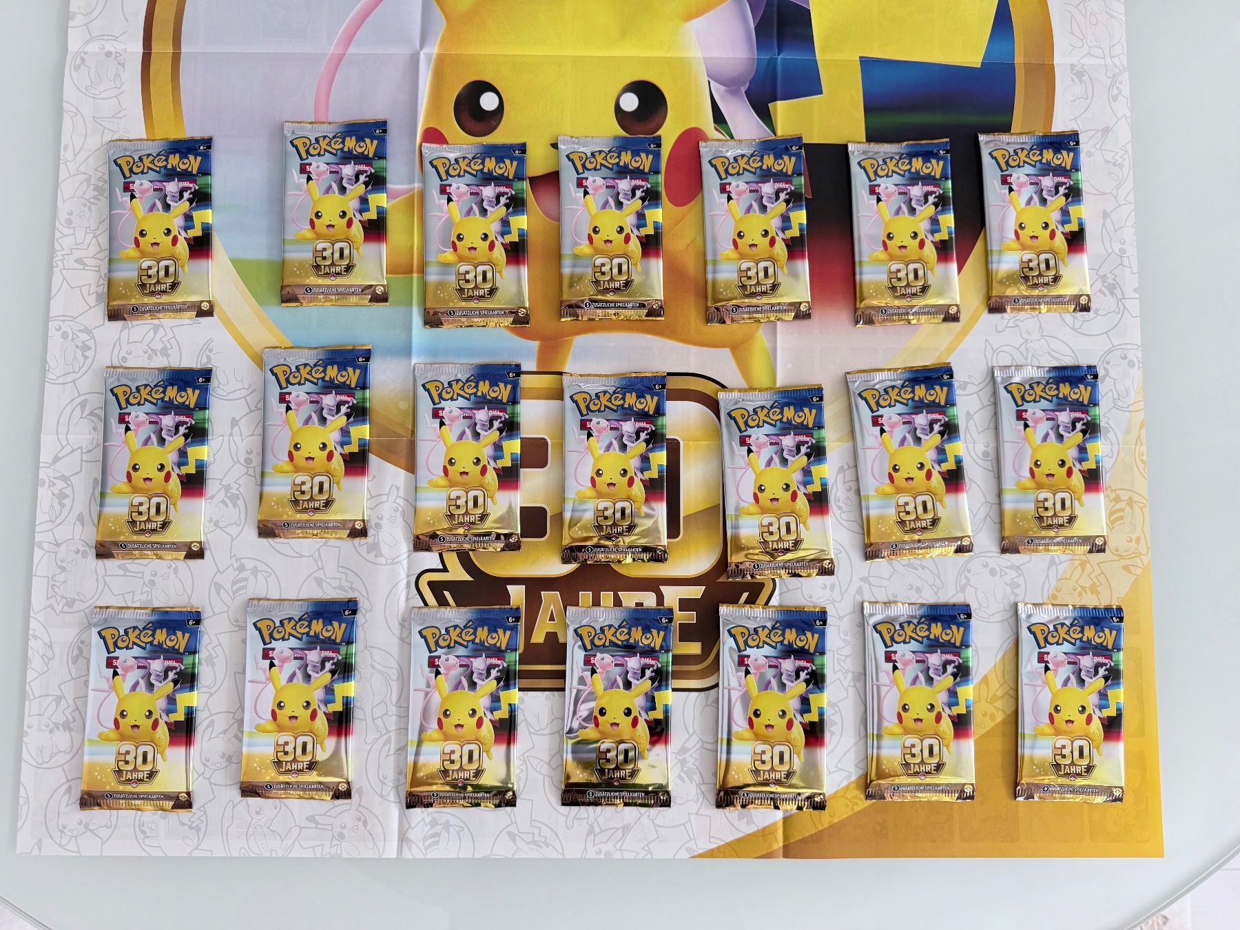 Pokémon Carte collezionabili: 21x Pokemon 30th Booster Packs – Nuovo e nell'imballaggio originale da Steinhausen venduto da Albin6312