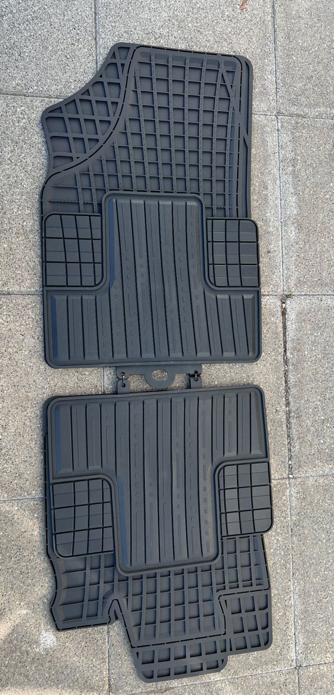 Tappeti & Tappetini: Automatten-Set 4 teilig – Usato da Zürich venduto da Drahtzug 2