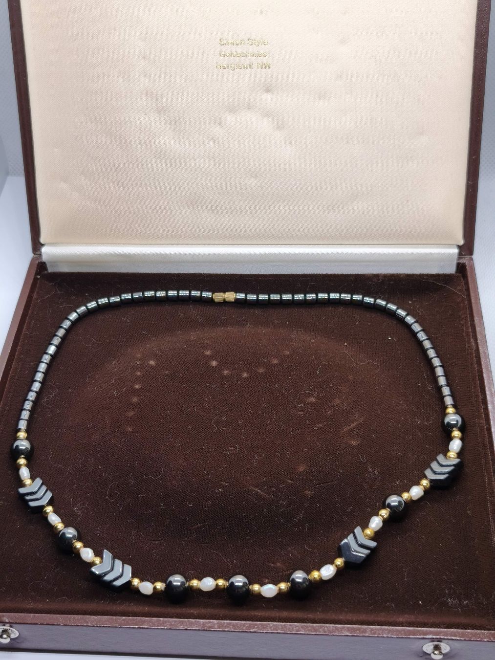 Catenine: Halskette Hematit echte Perlen Pfeile Goldfarben ca. 45cm – Usato da St. Gallen venduto da GIULESGG