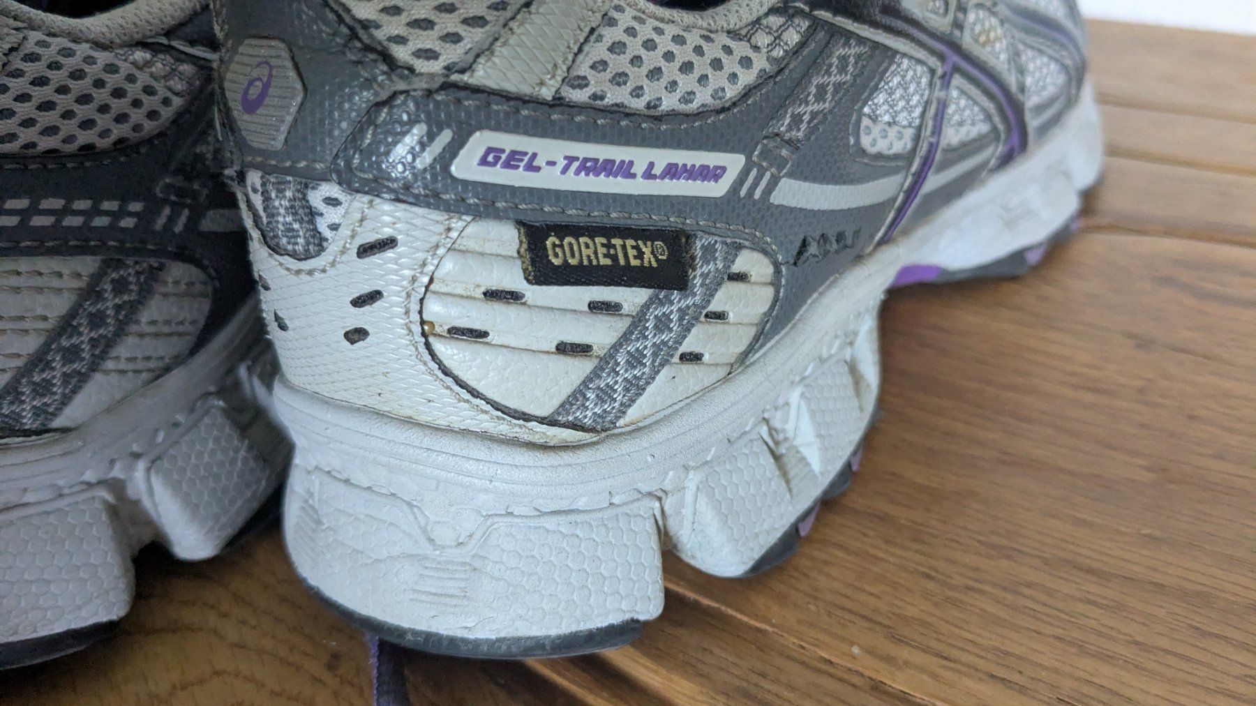 Asics Scarpe da donna: Asics 37.5 – Usato da Zürich venduto da FloraMarie 2