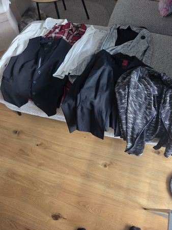 Lot de 7 vêtements femme, 1 veste 2 chemises, 4 gilets