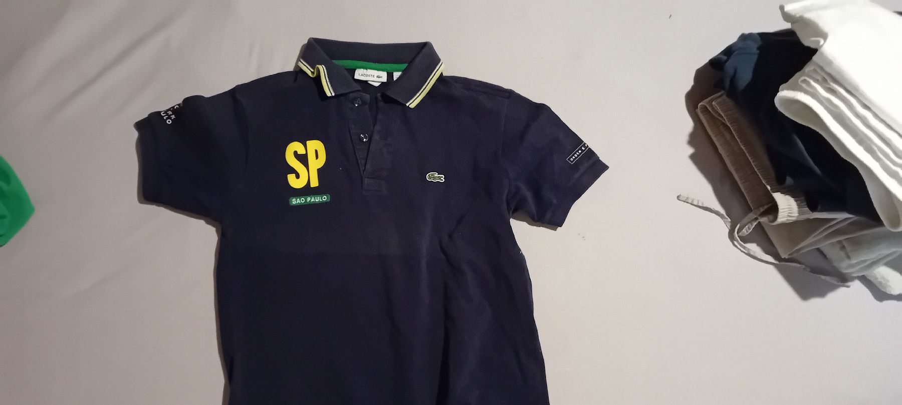 Lacoste Hemden, T-Shirts & Polos: Kinder Polo Lacoste – Gebraucht aus Thalheim AG von and_7k7r