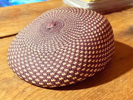 Sehr wertvolles Béret, filigran handgeflochten , neu!