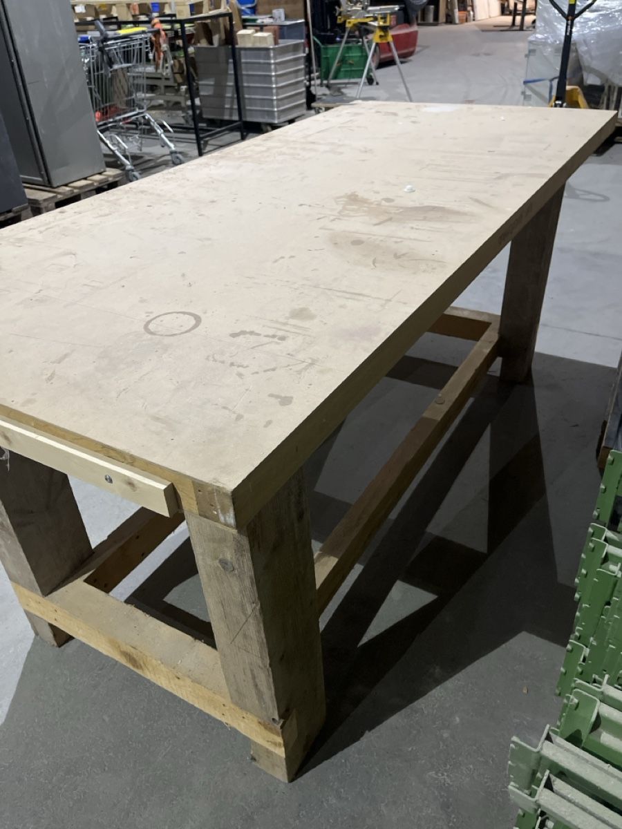 Banchi da lavoro: Massive stabile Werkbank aus Holz – Usato da Winterthur venduto da ReUse_Baumarkt 6